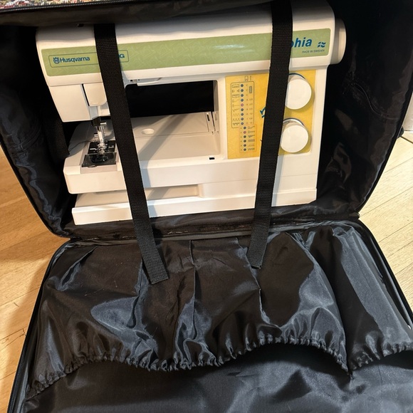 Vintage Tapestry Sewing Machine Rolling Luggage Trolley Bag Case Tote XL Roomy! - Picture 11 of 13